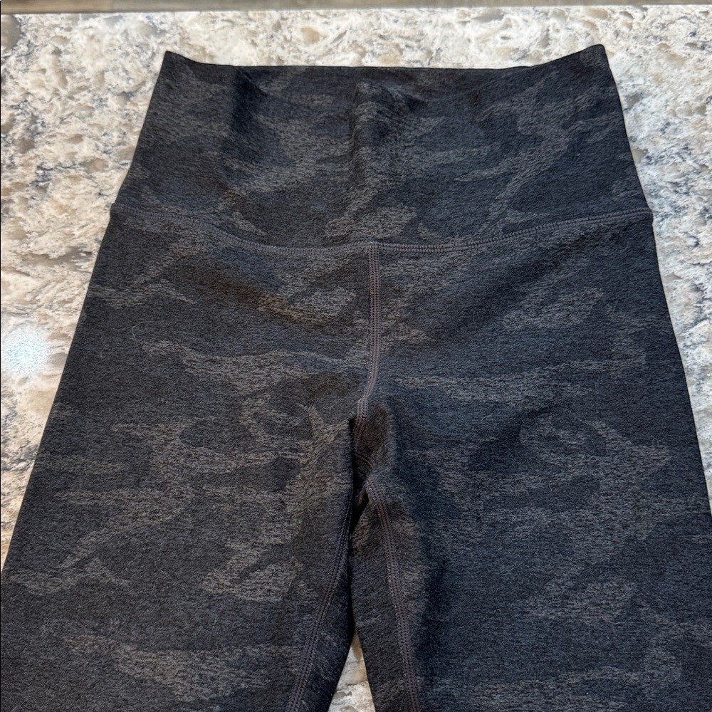 By Vuori Clean Elevation Camo High Rise Leggings Black Gray XS - Picture 5 of 15